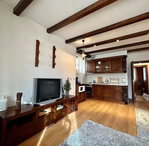 уникален с изглед към планината Daire